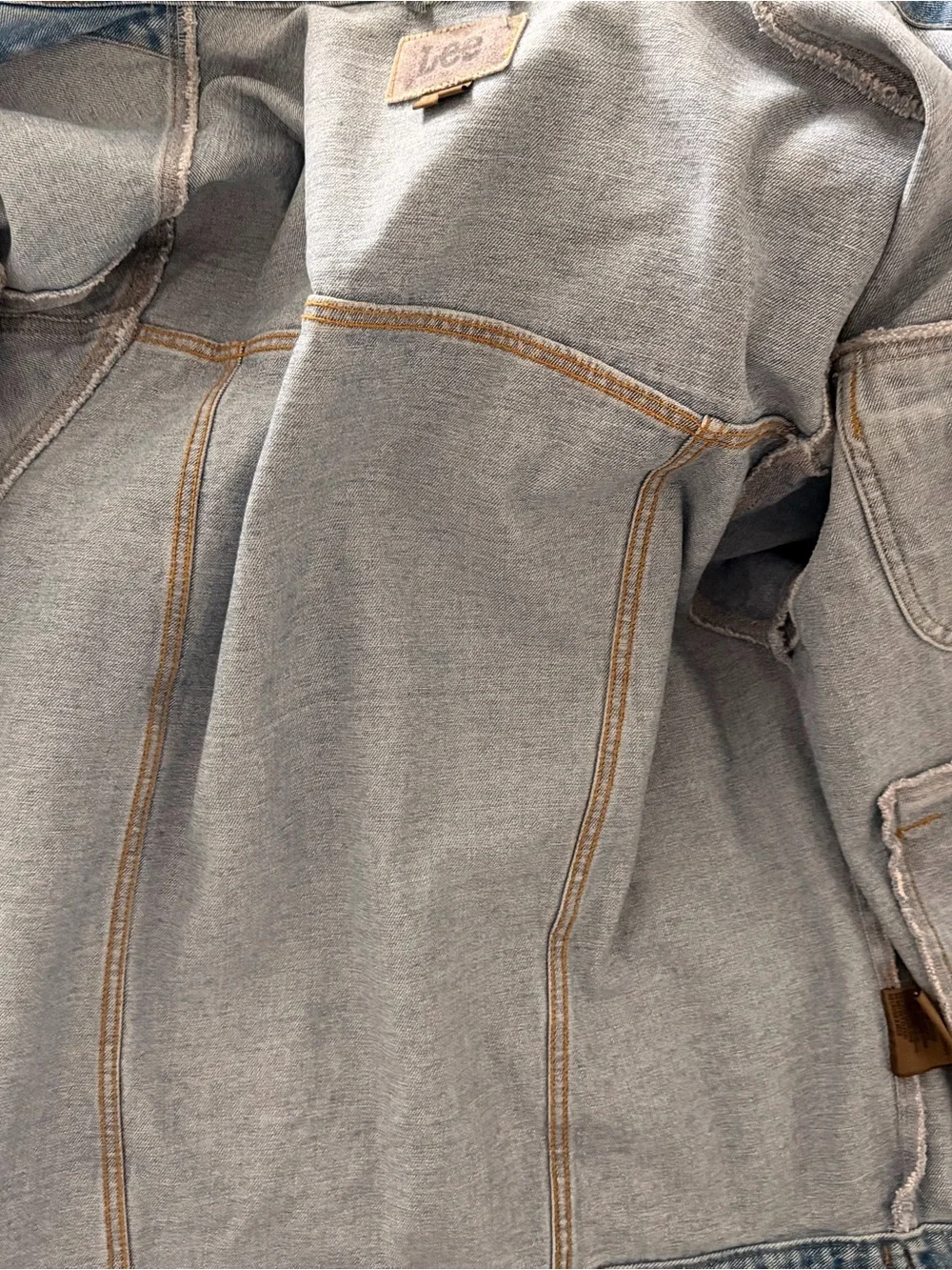 Lee Classic Denim Trucker Jacket Sz L Light Wash